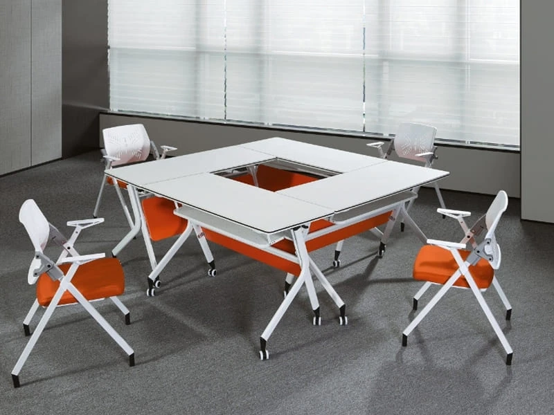 Mesa de entrenamiento m&oacute;vil abatible con ruedas y panel modesto