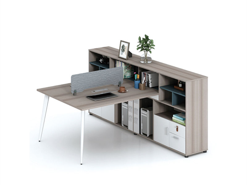 Estación de trabajo de oficina modular con gabinete y gabinete integrados. Estante para libros