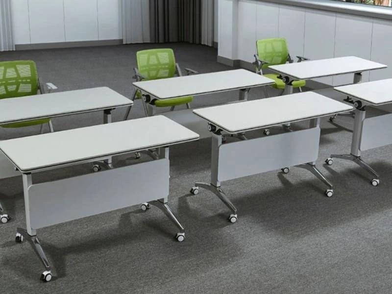 Mesas de formaci&oacute;n plegables apilables para salas de reuniones con ruedas