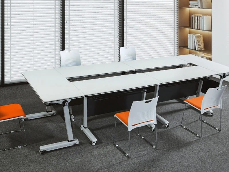 Mesa de entrenamiento comercial con tapa abatible y ruedas bloqueables