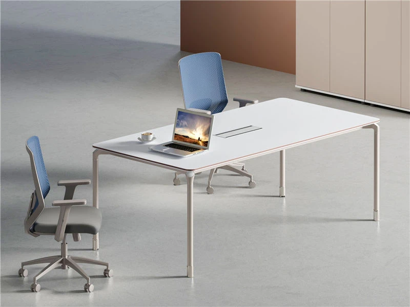 Mesa blanca para sala de conferencias para reuniones y reuniones de oficina Seminarios