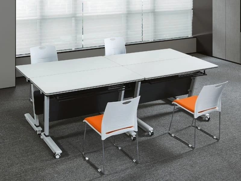 Mesa de entrenamiento comercial con tapa abatible y ruedas bloqueables
