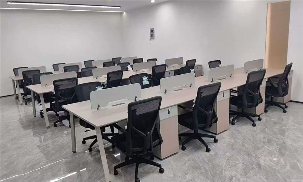 Solución de mobiliario para un edificio de oficinas corporativas en Tailandia 